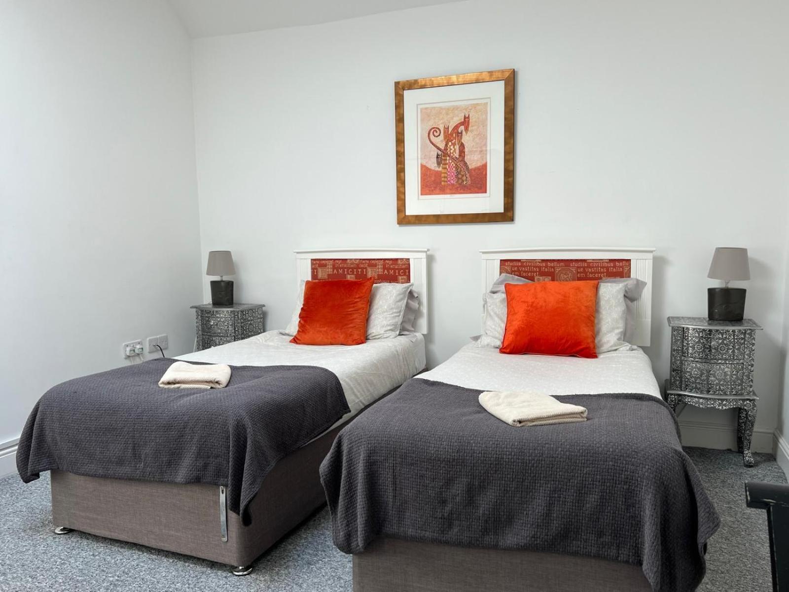 Premium Apartments Thatcham Broadway Dış mekan fotoğraf
